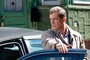mel gibson sortant de sa voiture