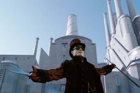 johnny depp ouvrant sa chocolateire