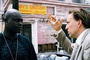 nicolas cage montrant de jolis bracelets