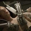 chris-evans-recevant-une-piqure-jpg