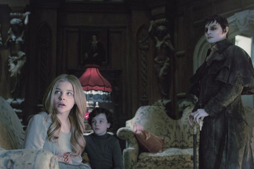 chloe-moretz-gulliver-mcgrath-mc-johnny-depp-jpg