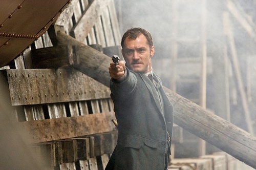 jude law arm  