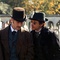 jude law écoutant robert downey jr - Sherlock Holmes 