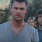 chris-hemsworth-au-centre-jpg - La Cabane dans les bois 