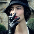 anna mougladis en coco chanel
