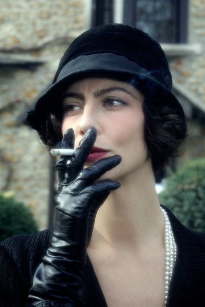 anna mougladis en coco chanel