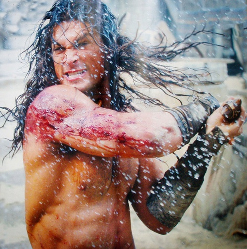 jason momoa dans conan the barbarian