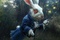 affiche promotionnelle le lapin blanc