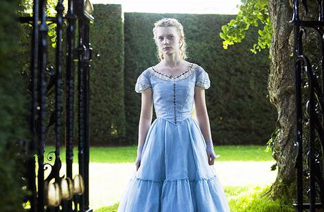 alice dans un jardin