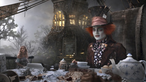 Alice Le chapelier fou et Alice