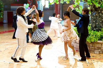 corbin bleu monique coleman zac efron et vanessa hudgens.bmp