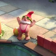 un nain de jardin en maillot de bain