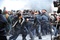 un combat dans la rue pour le film Skyfall
