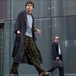 jesse eisenberg en pyjama