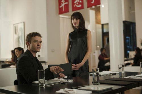 justin timberlake a table