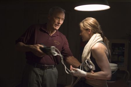 swank hilary eastwwod clint - Million Dollar Baby