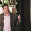 seth rogen devant son bar