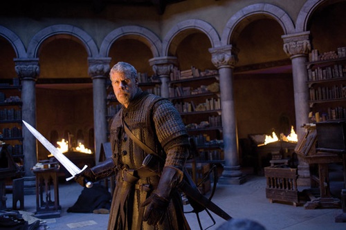 ron perlman  p e en main