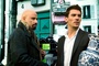 john travolta jonathan rhys meyers un vase a la main