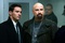 jonathan rhys meyers et john travolta dans le bureau de la douane