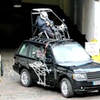cascadeur-sur-la-voiture-jpg