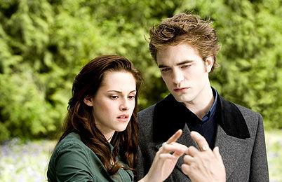 kristen stewart et robert pattinson dans twilight chapitre 2