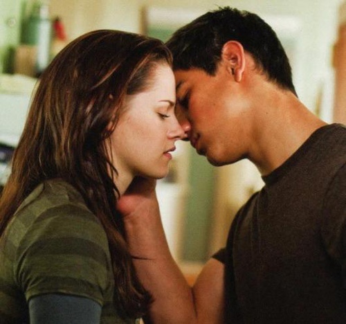 kristen stewart taylor lautner s embrasant