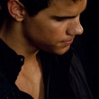 lautner taylor attentif