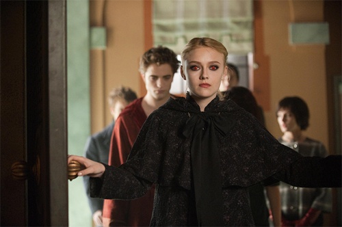 new moon dakota fanning robert pattinson