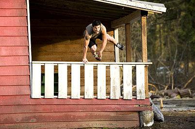 taylor lautner en plein saut