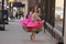 isla-fisher-dans-sa-robe-multicolore-jpg