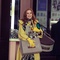 isla-fisher-fait-ses-courses-jpg - Confessions d'une accro du shopping 