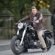 chris-evans-en-moto-png