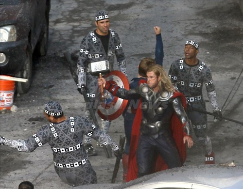 chris-hemsworth-en-plein-combat-jpg