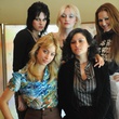 le groupe des runaways au complet