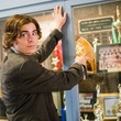zac efron devant la vitrine