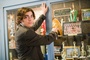 zac efron devant la vitrine
