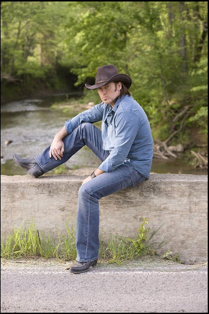 billy ray cyrus devant la riviere