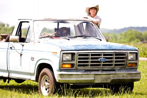jason earles en voiture