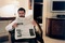 José Garcia lit le journal