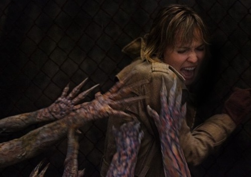 radha mitchell attrapee
