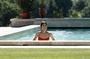 vimala pons dans la piscine
