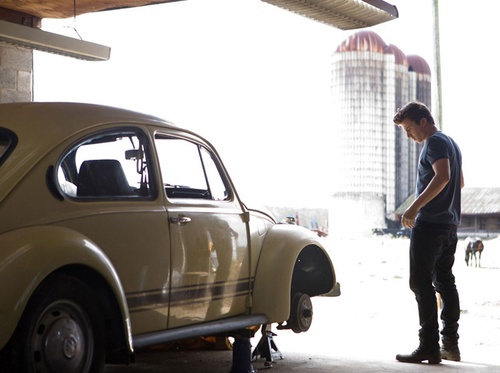 kenny-wormald-et-sa-voiture-dans-footloose-jpg