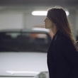 charlotte gainsbourg dans un parking