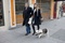 alain chabat et mathilde seigner promenant tr  sor