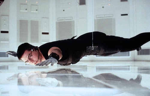 tom cruise suspendu