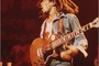 bob-marley-et-sa-guitare-jpg