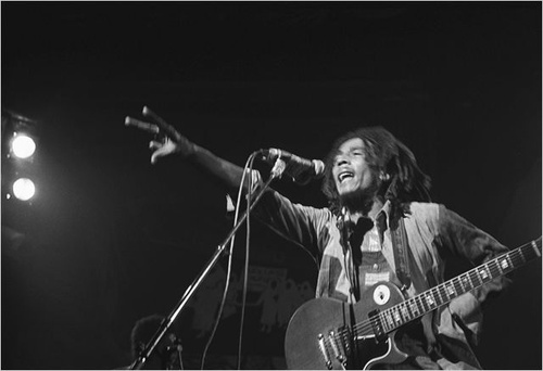 bob-marley-sur-scene-jpg