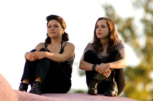 ellen page a droite