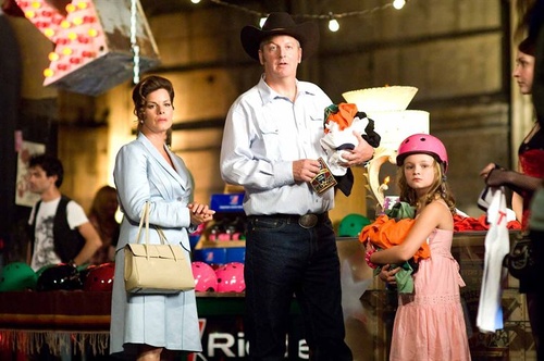 Marcia Gay Harden a gauche